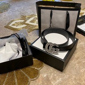 Beautiful ladies Gucci belt fit any size brand new